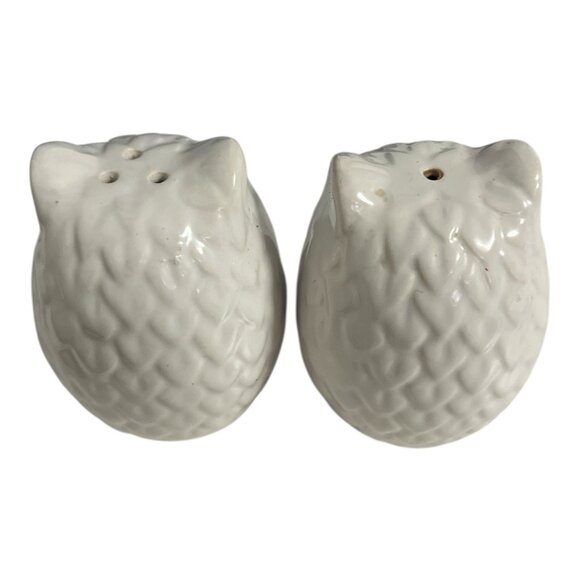 White Ceramic Owl Salt and Pepper Shakers – 3x2 Vintage Set with Loose Stoppers - Picture 3 of 4